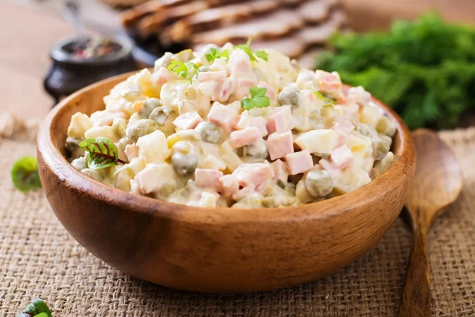 ensalada rusa tradicional olivier 1 Merca2.es