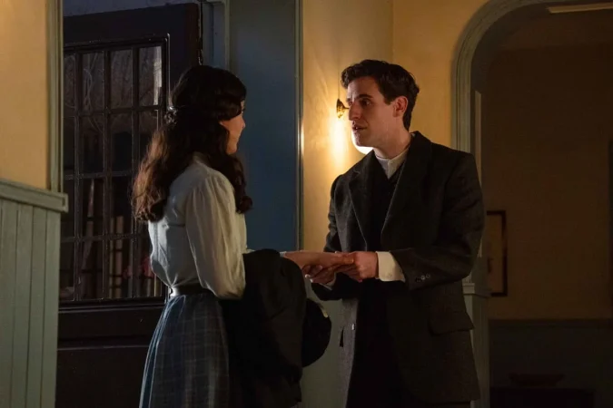 ENTRE LA LUZ Y EL ABISMO DE LA PROMESA