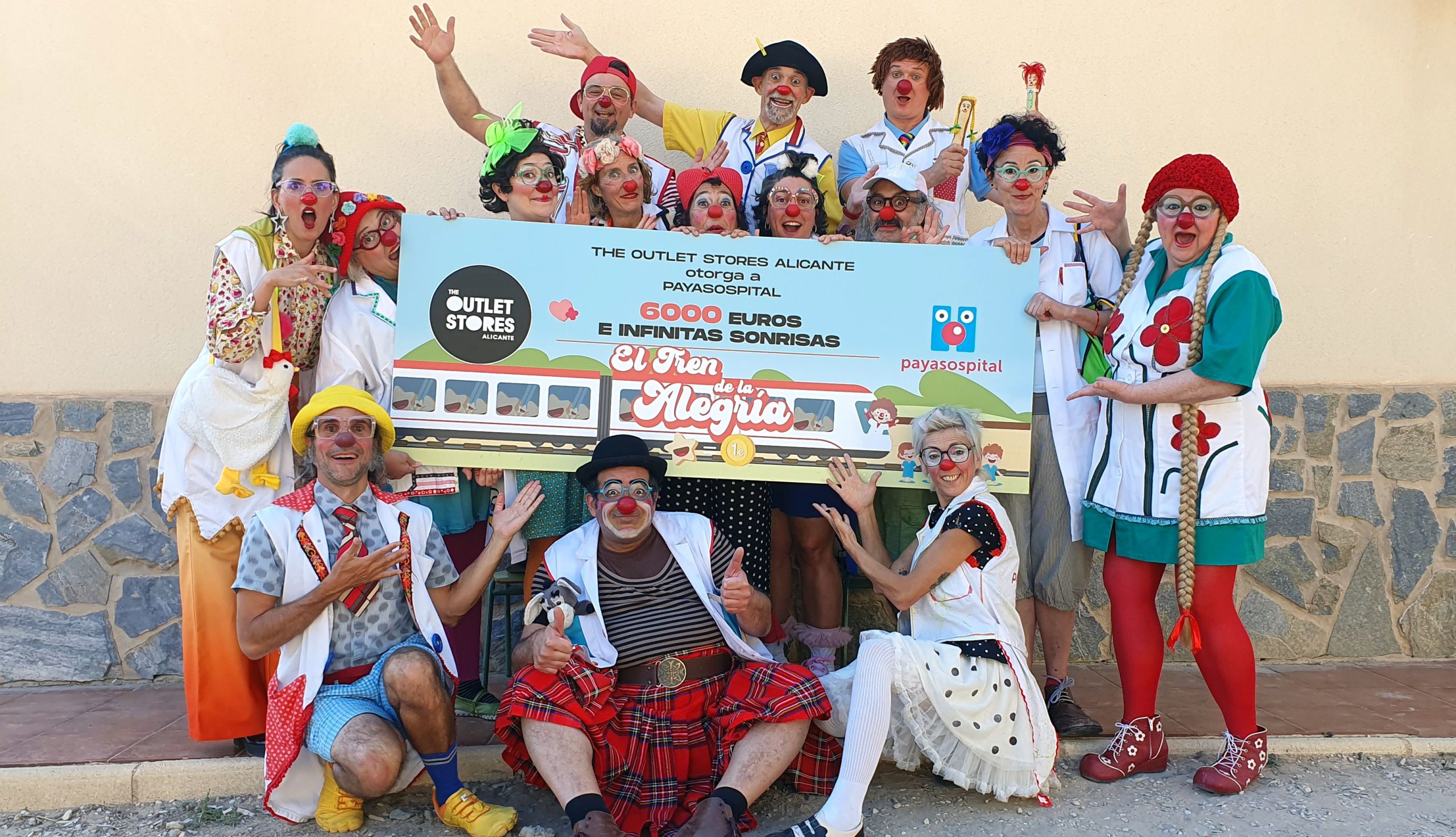 The Outlet Stores Alicante dona 6.000 euros a Payasospital tras su última campaña solidaria