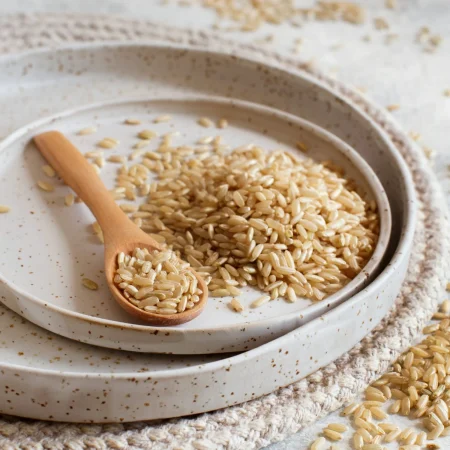 Arroz integral perfecto: El truco para que nadie note la diferencia (o casi) 85 Merca2.es primer plano de fideos en un cuenco Merca2.es