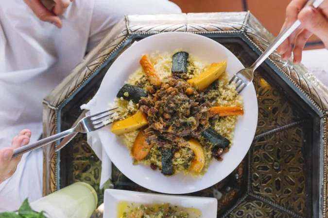 vista superior de plato arabe Merca2.es