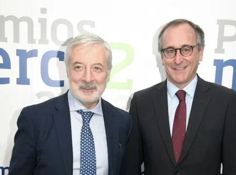 Acento - Premios Merca2 Acento - Premios Merca2