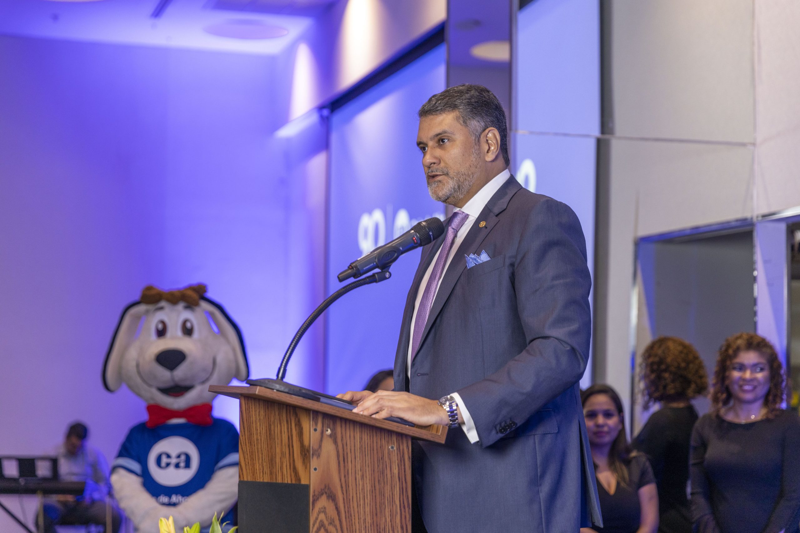 Reconocimientos internacionales consolidan la visión transformadora de Andrés Farrugia en Caja de Ahorros