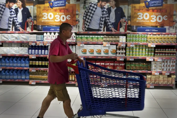 Las ventas de Carrefour podrían caer por la debilidad en Francia y la salida de Italia y Argentina 2 Merca2.es Carrefour esta haciendo las delicias de los mas golosos con esta tarta inigualable que ademas no llega a 11 euros 10 Merca2.es