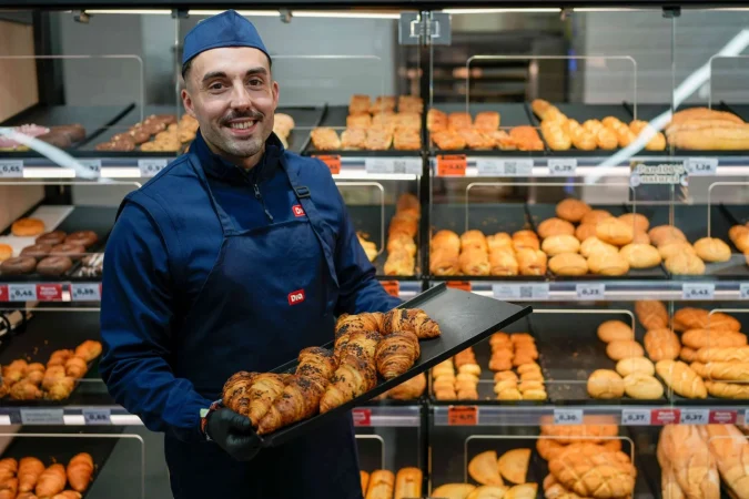 Mercadona, Aldi, Dia y Carrefour, a la caza y captura de nuevos empleados 2 Merca2.es Dia Panaderia Merca2.es