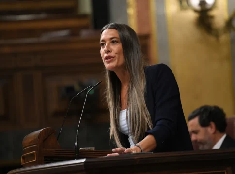 Junts sigue firme en neutralizar el impacto de la reducción de jornada ante un PSOE evasivo