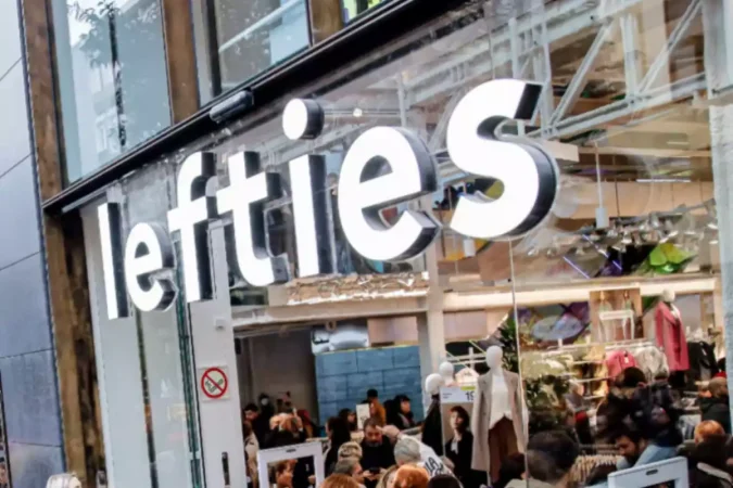 La jugada más rentable de Inditex: relanzar Lefties para frenar la ofensiva de Shein y Primark 3 Merca2.es Lefties tiene una colección las sandalias tipo Birkenstock que no vas a dejar de usar este verano desde 13 euros