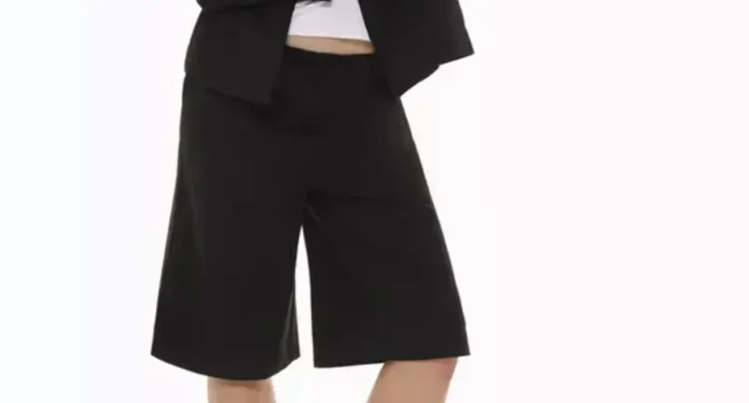 1. Bermudas denim de pinzas de Lefties