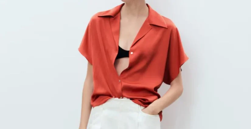 Camisa fluida en tono terracota: color con personalidad