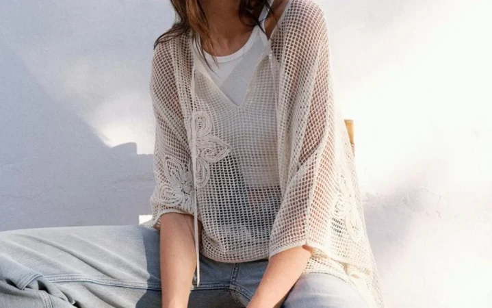 Capa gol con bordados – 80 €