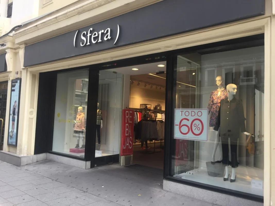 Sfera: bikinis, complementos y prendas bordadas, las últimas novedades de la firma