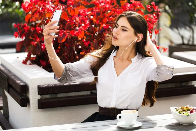 La contradicción: opulencia tranquila durante un tiempo de clamor electrónico