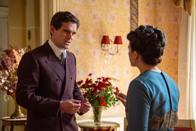 "La Promesa": Curro desvela su verdadera identidad a Esmeralda, algo que puede ser muy peligroso