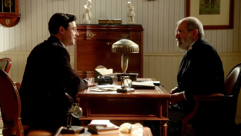 ENTRE CARTAS Y MÁSCARAS