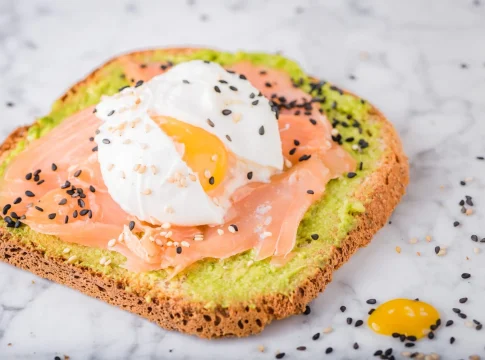 primer-plano-de-los-alimentos (1) tostada desayuno