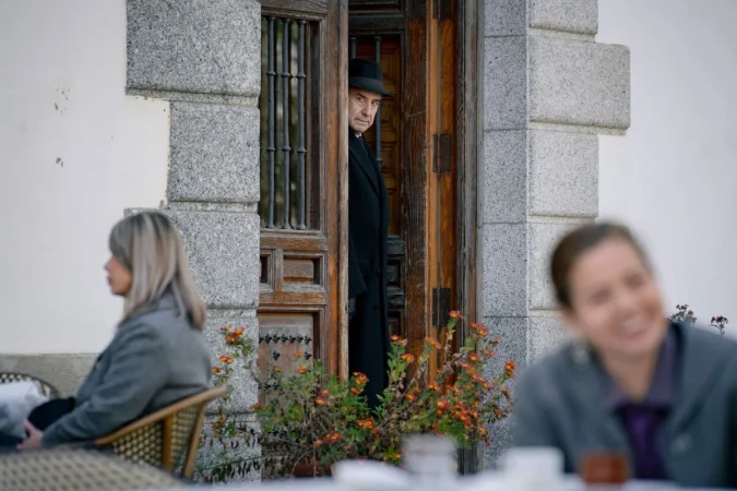 "Sueños de Libertad": Begoña cada vez sospecha más de la relación entre María y Raúl y piensa que es más íntima de lo que dicen