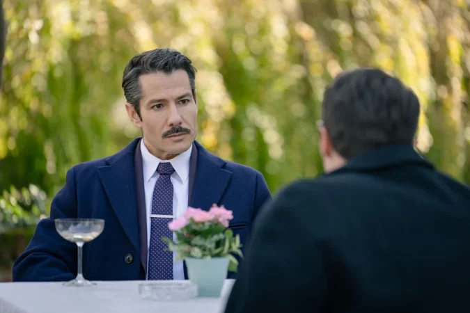 CONFESIONES Y JUEGOS PELIGROSOS