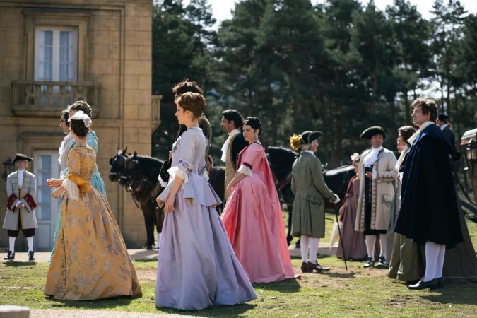 LAS SOMBRAS QUE ACECHAN