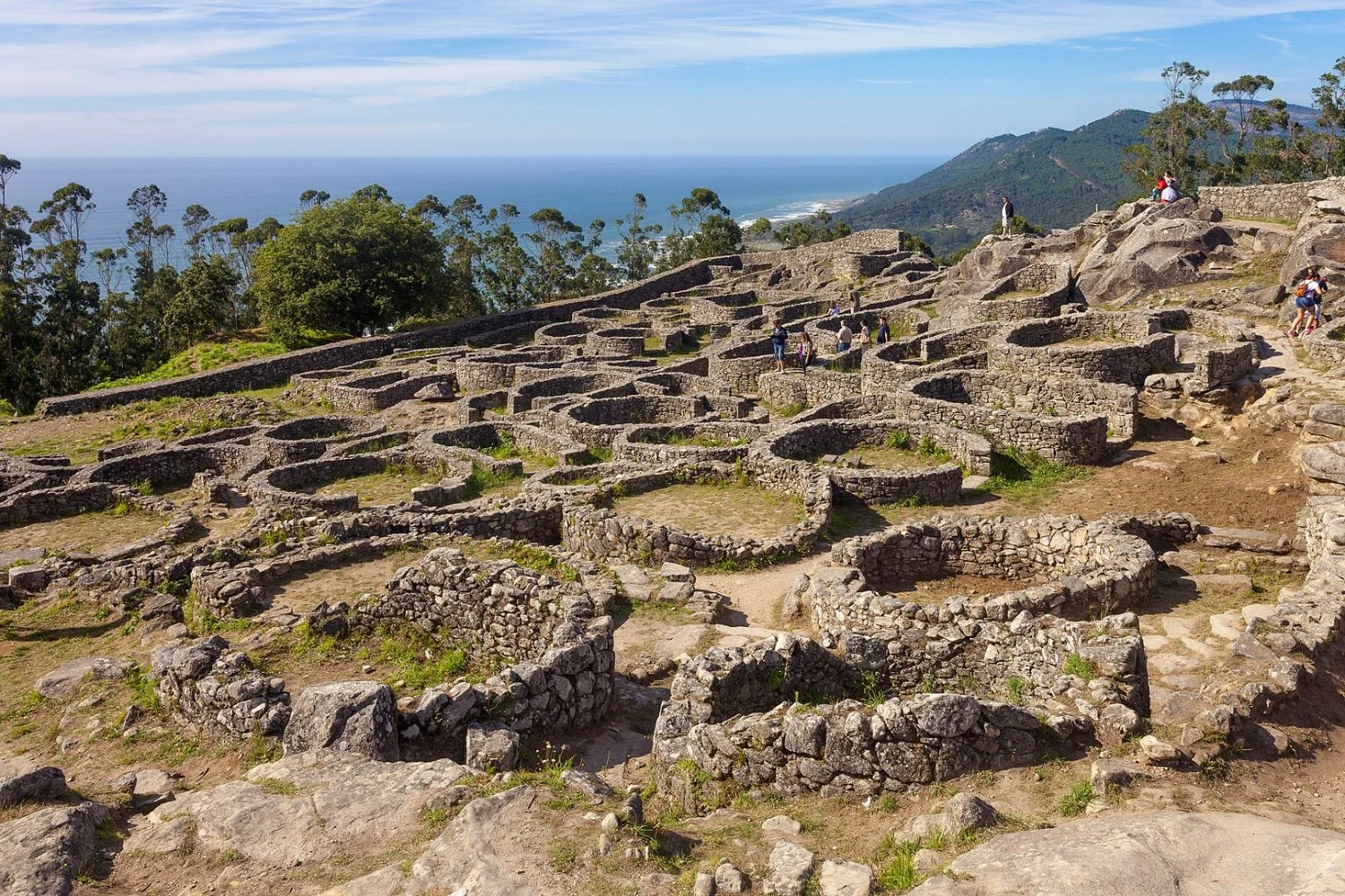 Sabías que hay un lugar en España donde llueve más de 300 días al año: Estos son los meses que debes visitarla