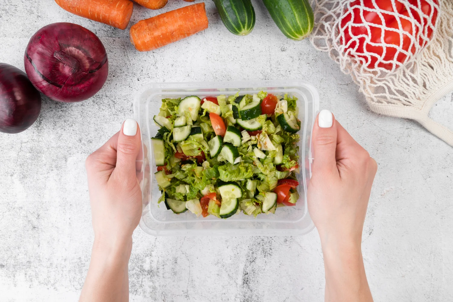 Si almuerzas ensaladas de bolsa estas en un problema: Qué es la 'Pseudomona aeruginosa' que sobrevive al lavado 2 Merca2.es GUÍA DE SUPERVIVENCIA EN EL SÚPER: CÓMO PROTEGERTE DE VERDAD