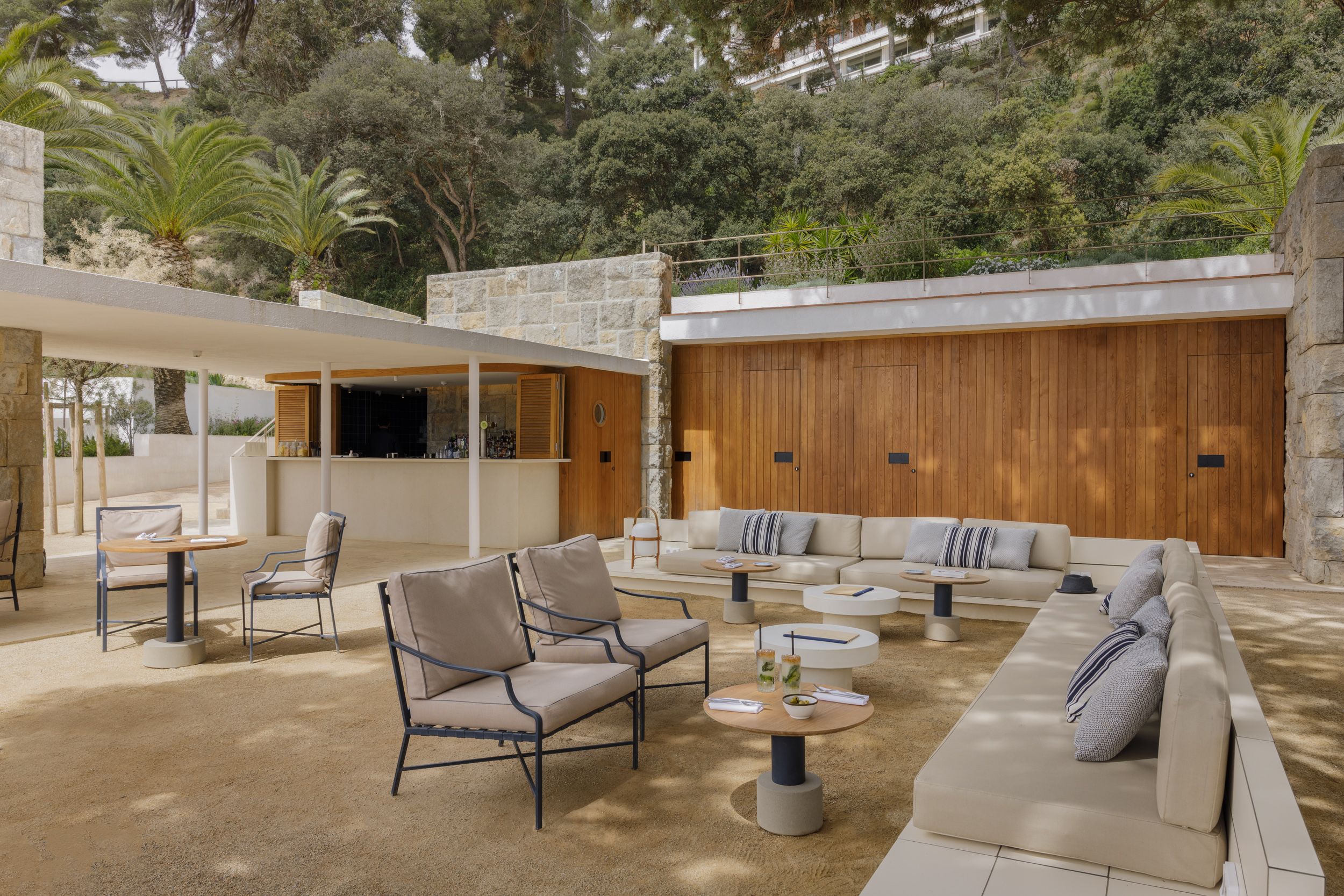 Nueva intervención paisajística refuerza el vínculo entre arquitectura y entorno en el Hotel Santa Marta