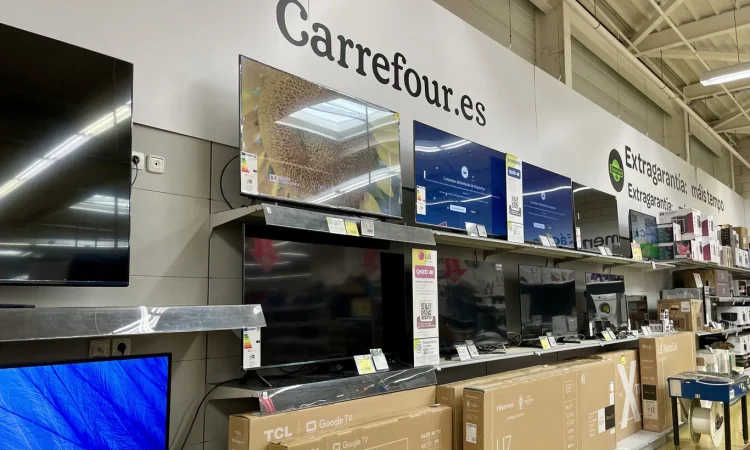 Carrefour tira la casa por la ventana con esta tele de 65 pulgadas y Google TV por menos de 350 euros 4 Merca2.es Televisor inteligente que tiene todas las campanas y silbatos para un acuerdo asesino