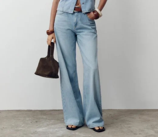 5. Vaqueros de tiro alto con cinturón (€ 35,95)