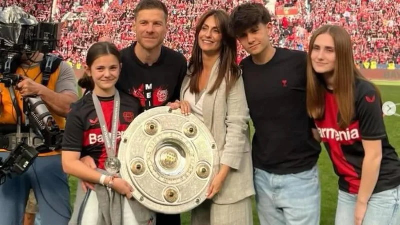 La de Xabi Alonso es una vida familiar lejos de los focos