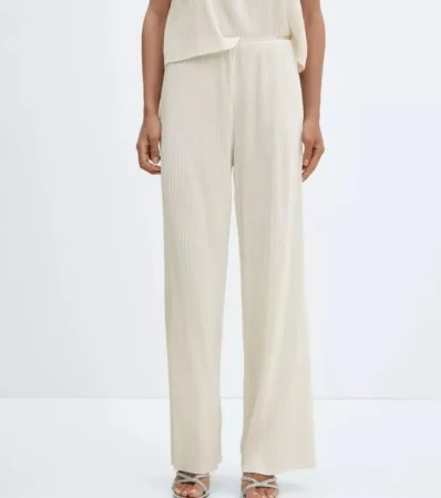 Mango tiene las novedades con las que te vas a olvidar de las rebajas, son lo que llevas tiempo buscando 12 Merca2.es El algodón y los tejidos naturales, protagonistas indiscutibles