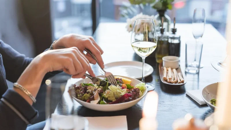 ¿Cuál es la hora ideal para cenar?