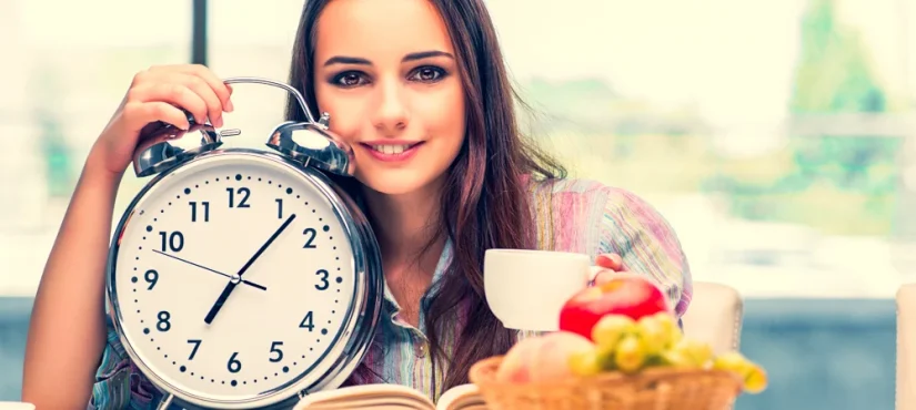 ¿Y en verano? Comer tarde es aún peor