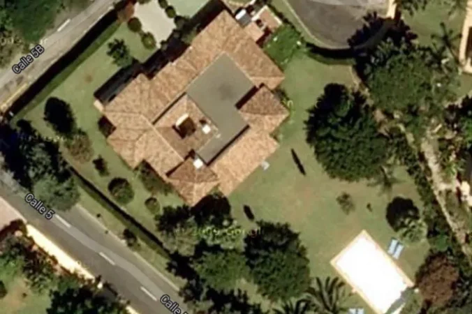 Famaztella, el negocio editorial de la familia