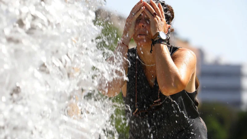 Alerta de la AEMET: el calor extremo no termina y las temperaturas seguirán subiendo 38 Merca2.es Consecuencias en la vida diaria y recomendaciones