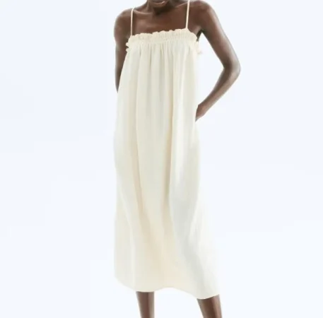 La nueva colección de H&M destila lujo por todos lados y está llena de vestidos, blusas y faldas 72 Merca2.es 10. Vestido beige boho: estilo relajado y sofisticado