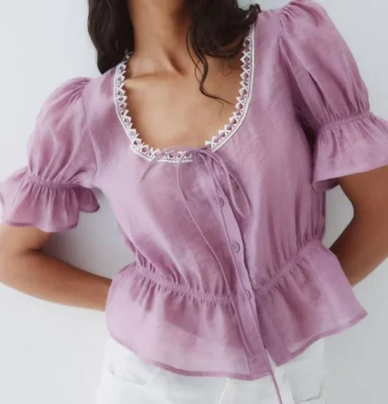 La nueva colección de H&M destila lujo por todos lados y está llena de vestidos, blusas y faldas 69 Merca2.es 7. Blusa romántica con manga abullonada: delicadeza en estado puro