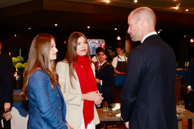 La prensa francesa destaca el comportamiento de la princesa Leonor y la infanta Sofía en la final de la Eurocopa 51 Merca2.es Encuentro con la realeza británica