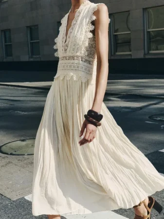 4. Vestido de encaje: romanticismo para el entretiempo