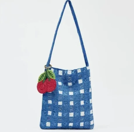 Mini saca con estampado vichy: el accesorio más coqueto