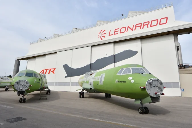 Cumplir con el nuevo objetivo de gasto en defensa de la OTAN afectará los perfiles crediticios de la UE 3 Merca2.es Leonardo ATR 72 – 500 ATR 500 8559 defensa Merca2.es