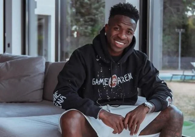 No te pierdas la alucinante mansión en La Moraleja de Vinicius Jr valorada en más de 6 millones de euros 12 Merca2.es Seguridad de primer nivel y privacidad garantizada