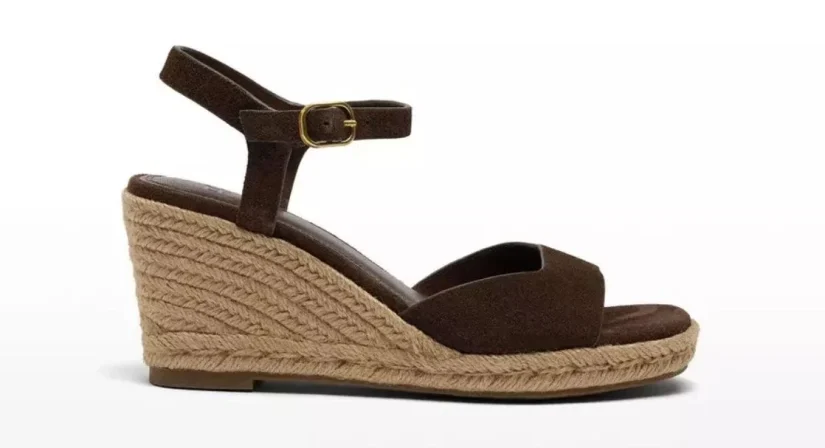 Alpargatas de cuña: son cómodas, pero aún te mantienen elevada