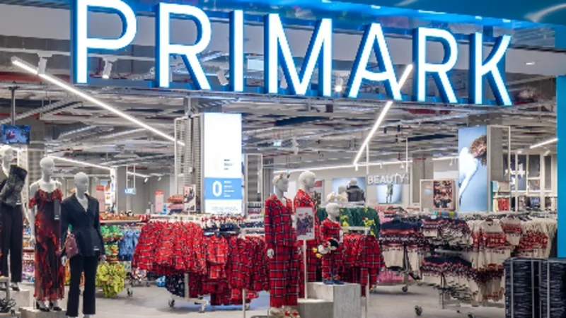 La otra cara del ‘low cost’: Primark prospera mientras su matriz hunde la remolacha con precios ilegales 1 Merca2.es ¿No sabes que ponerte para ir al Mad Cool o el resto de festivales que vienen? Primark te lo pone fácil con sus novedades