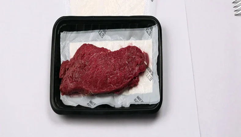 ¿Qué es mejor comprar carne en bandeja o pedirla directamente en el mostrador?