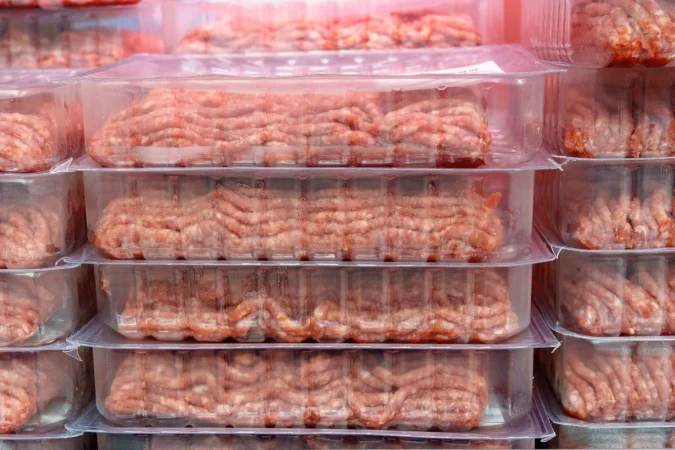¿Se puede congelar carne directamente de la bandeja del supermercado?