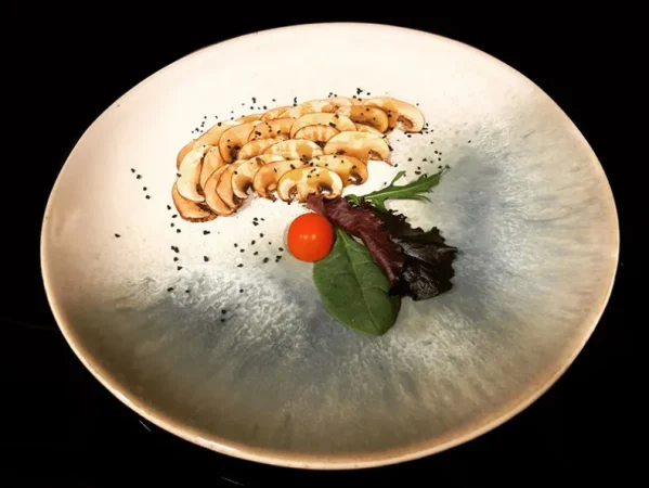 ¿Sabías que este común alimento te llena de energía y vigor para combatir el hastío estival? 44 Merca2.es 1 Tartaleta crujiente de champiñones