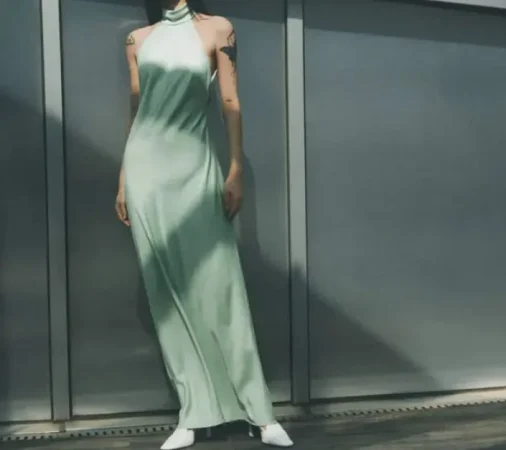 3. Verde menta con espalda al aire: el halter que estiliza de Sfera