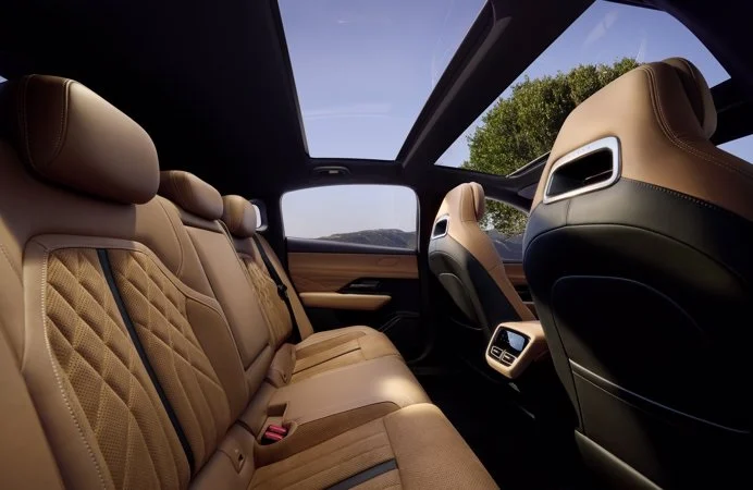 asientos traseros vehiculo Mazda6e Merca2.es