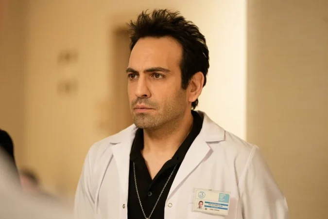 'Renacer': Un virus letal infecta a Timur y a Bahar ¿Se salvará alguno de ellos? 28 Merca2.es TRAICIONES Y REDENCIONES EN RENACER