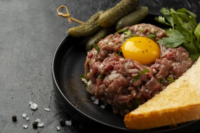 bodegon con steak tartar de ternera 1 Merca2.es