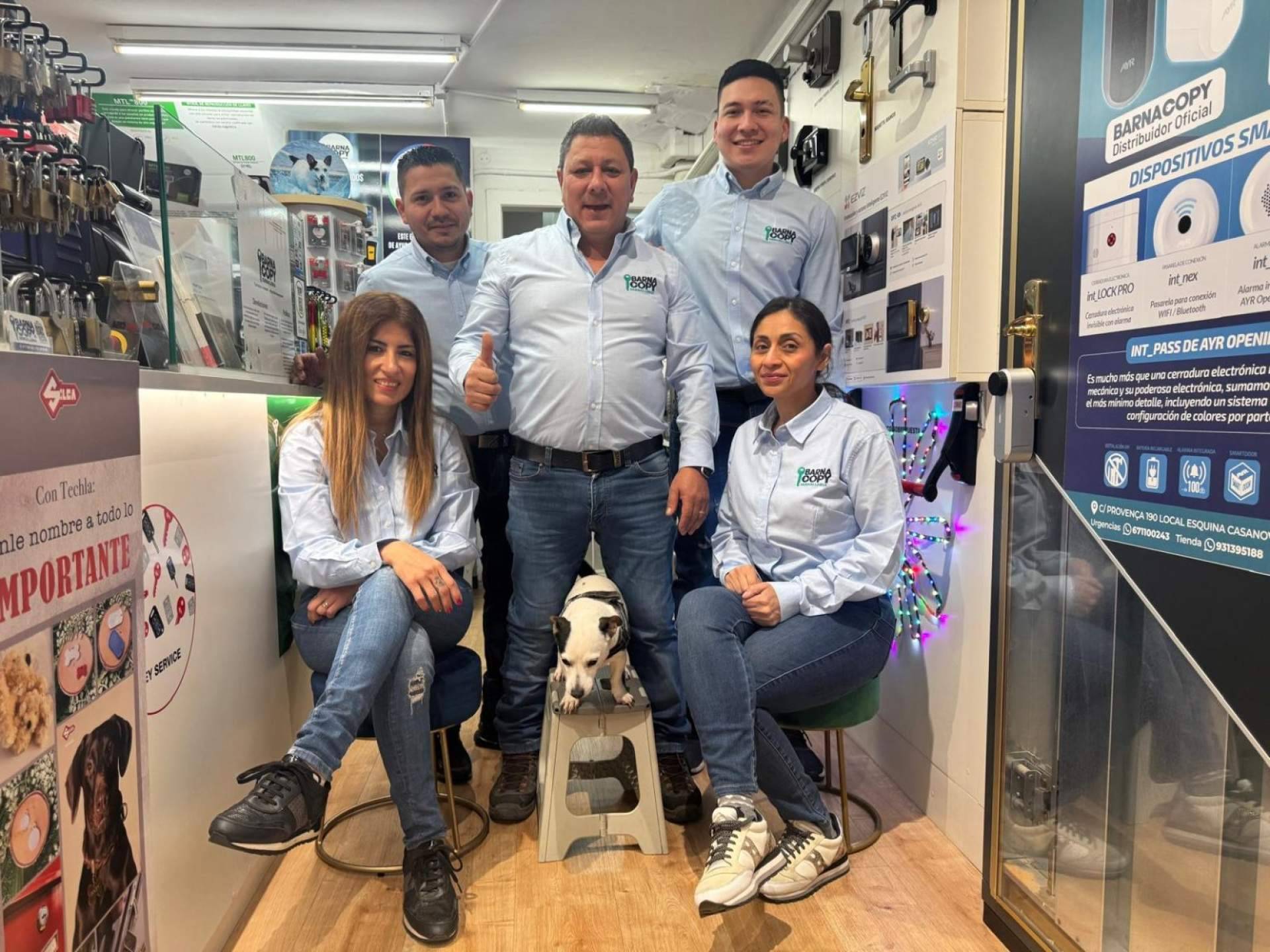 Barnacopy ofrece aperturas urgentes 24 horas con llegada en menos de 20 minutos en Barcelona